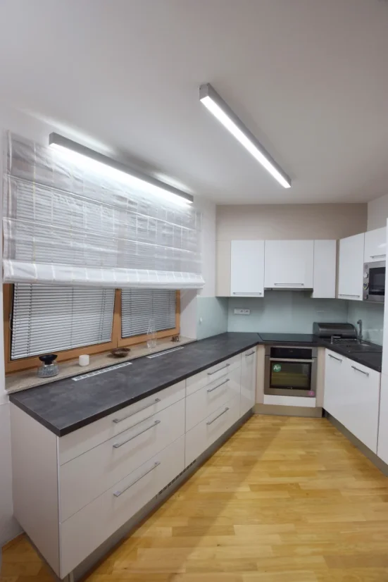 Stella LED 141 cm 51 W stříbrná ⇊